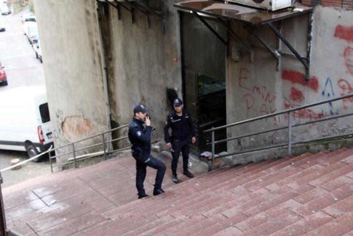 Kağıthane'de barışmak için gittiği eşini silahla vurdu!  G3