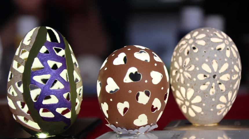 Bitlis’te büyüleyen yumurta işleme sanatı