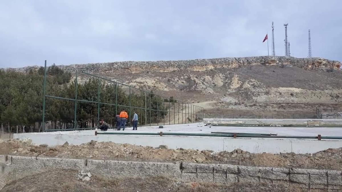 Devrekani Stadyumunda rehabilitasyon &ccedil;alışmaları s&uuml;r&uuml;yor