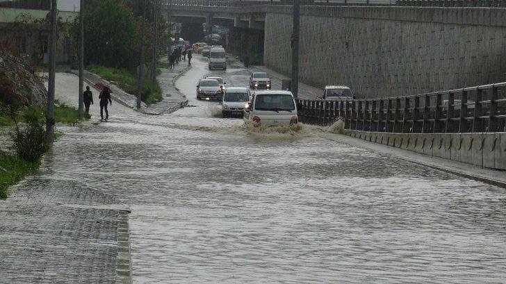 Kuşadası sağanak yağışa teslim oldu G2