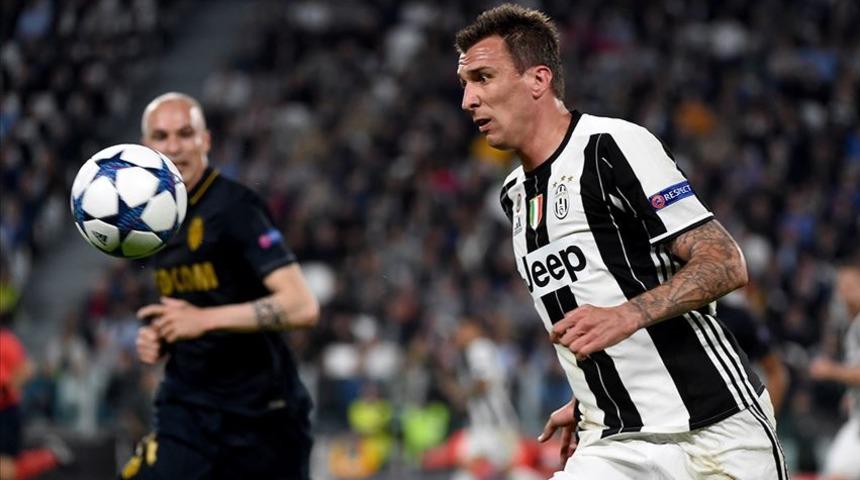 Mario Mandzukic resmen Al Duhail'de