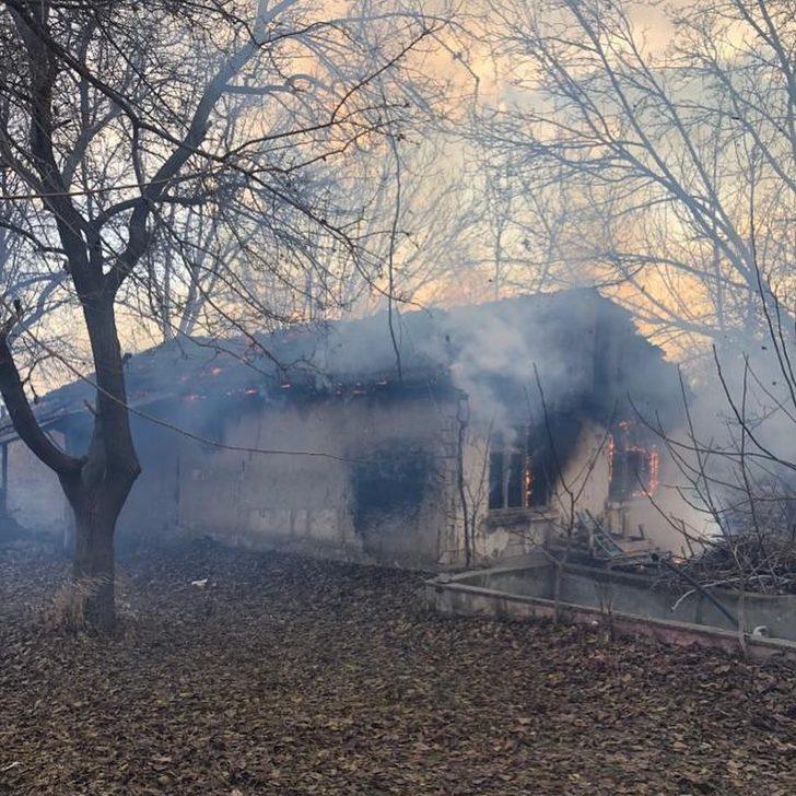 Elazığ’da metruk evde yangın G1