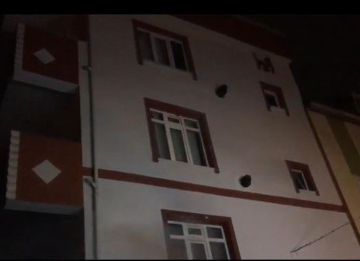 Binayı apar topar boşalttılar! 5 kişi hastanelik oldu!