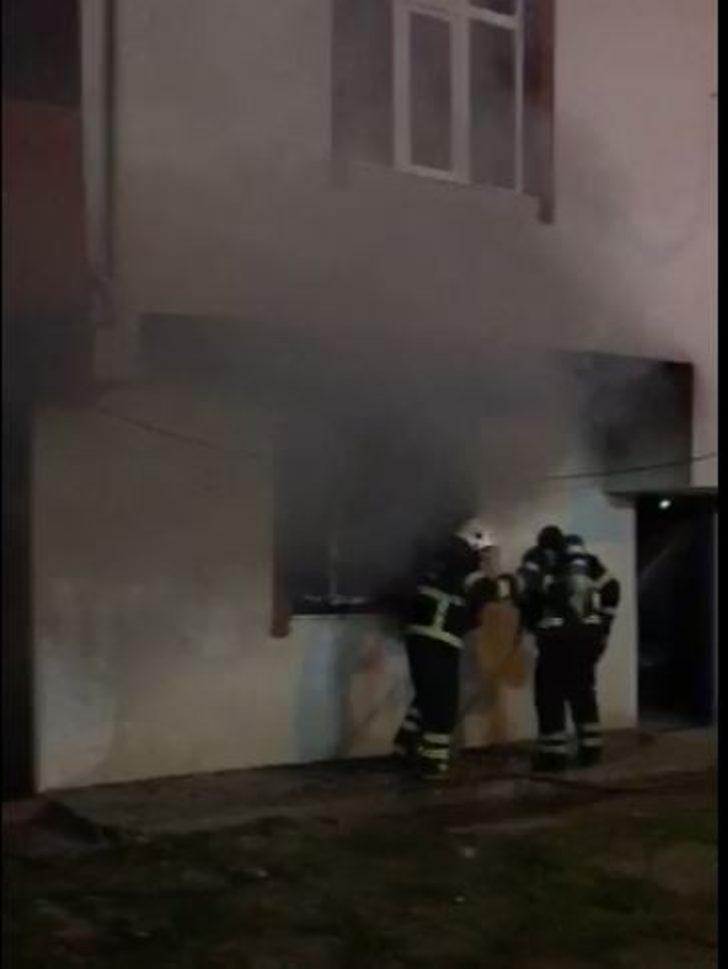 Binayı apar topar boşalttılar! 5 kişi hastanelik oldu! G4