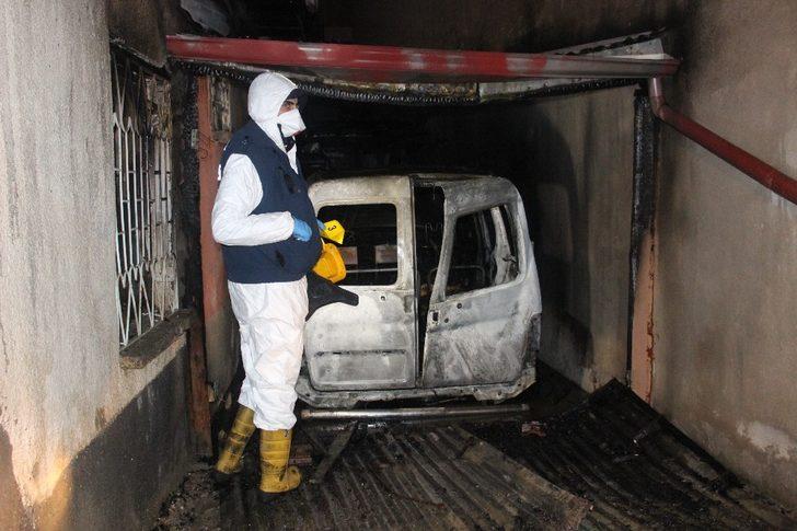 Garajda park halindeki araç alev alev yandı! G1