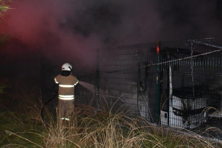 Servis bakım alanında yangın! 6 araç yandı G1