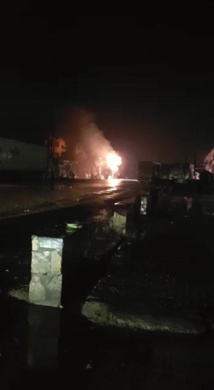 Hatay'da trafo patladı, bölge geceyi karanlıkta geçirdi G4