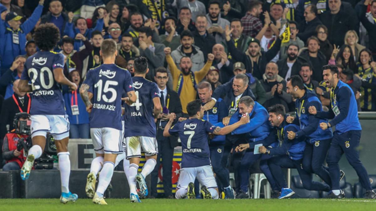 Leicester City ve Crystal Palace Ozan Tufan'ı izledi