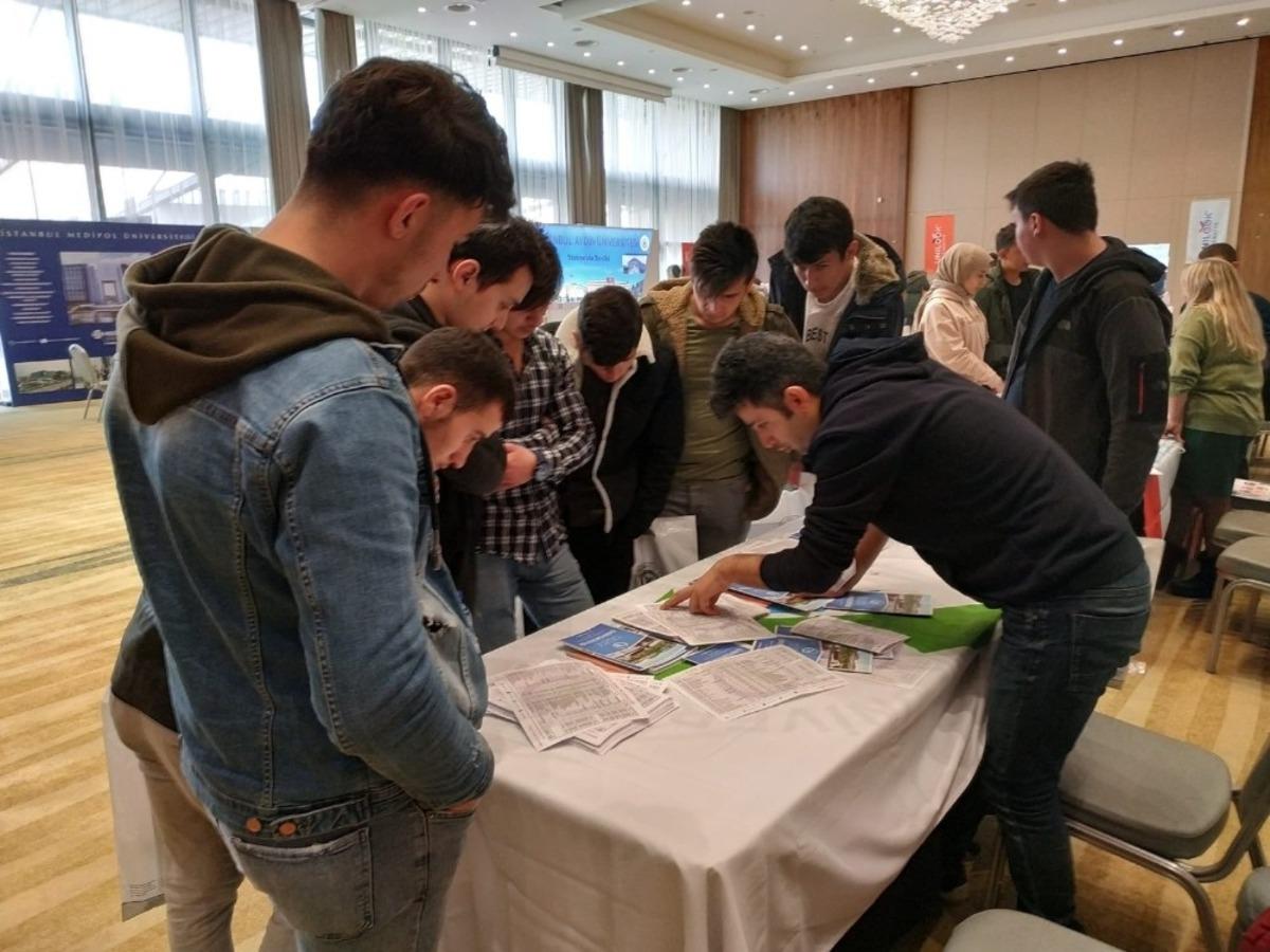 Bolu&rsquo;da &uuml;niversite adaylarıyla buluştular