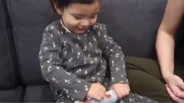 Babasını ters köşe yaptı! Kötü hediyeye verdiği tepki viral oldu