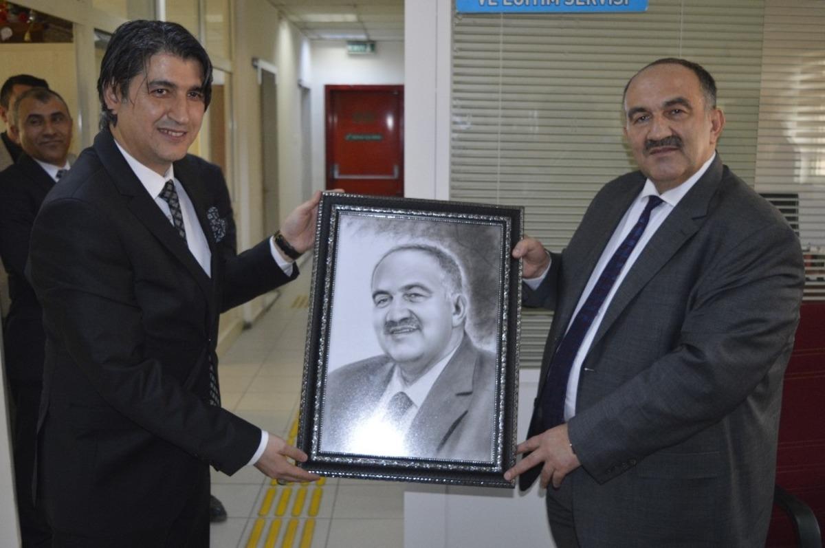 Uzunkaya: &ldquo;İşsizlik t&uuml;m d&uuml;nyanın sorunudur&rdquo;