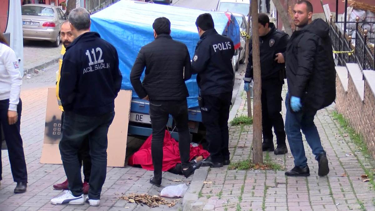 G&uuml;ng&ouml;ren'de şoke eden g&ouml;r&uuml;nt&uuml;! Sokakta ceset bulundu