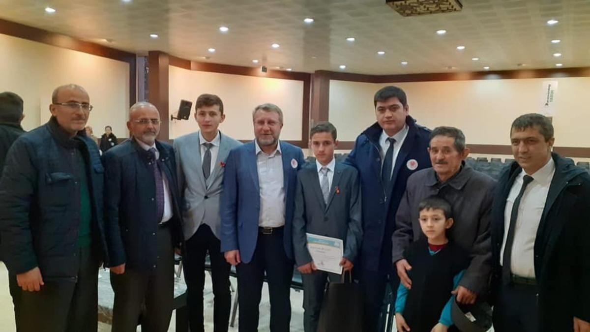 Simavlı Kur&rsquo;an b&uuml;lb&uuml;lleri yarışma birincisi