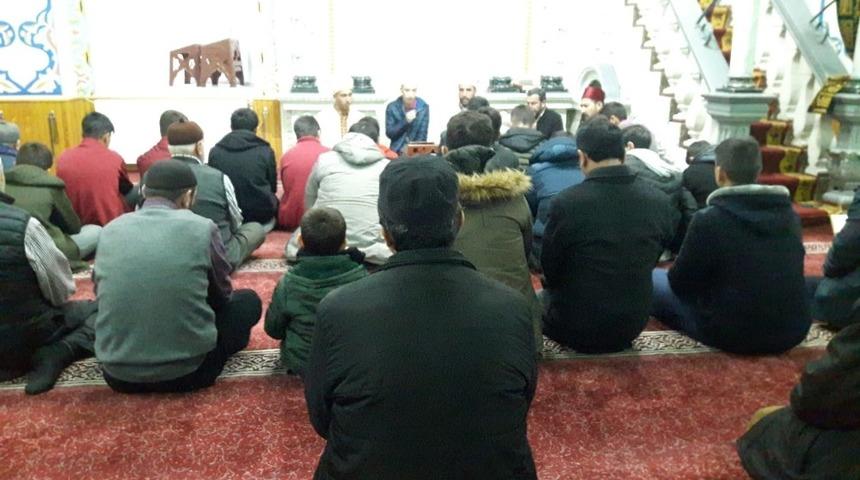 G&uuml;r&uuml;n&rsquo;de okul cami buluşması