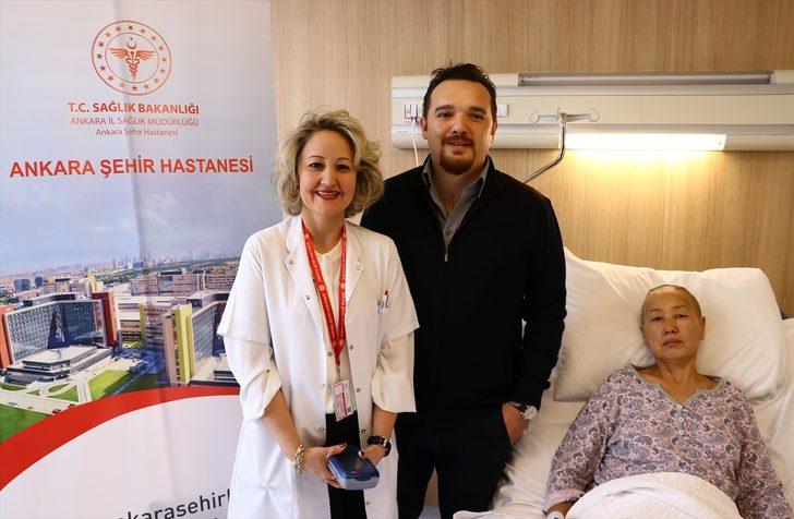 Parkinsonlu Kırgız hasta Türkiye'de sağlığına kavuştu G3