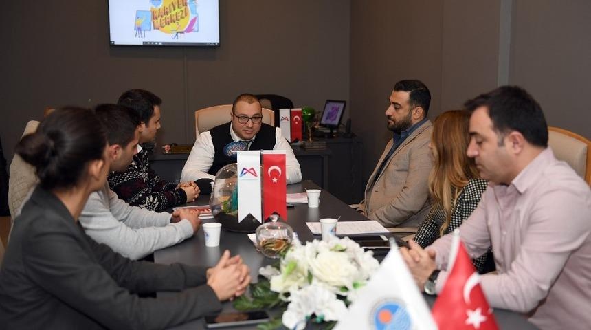 Kariyer Merkezi, iş arayanlara, &ouml;ğrenciler ve işverenlere y&ouml;nelik etkinliklerini s&uuml;rd&uuml;r&uuml;yor