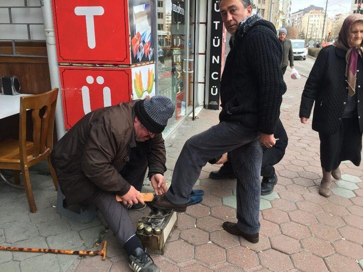 Hem hastalıkla hem borçlarla mücadele ediyor G1
