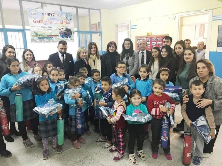 Kaymakam Öner,  köy okulunu güzelleştiren Üniversiteli gençlere teşekkür etti G1