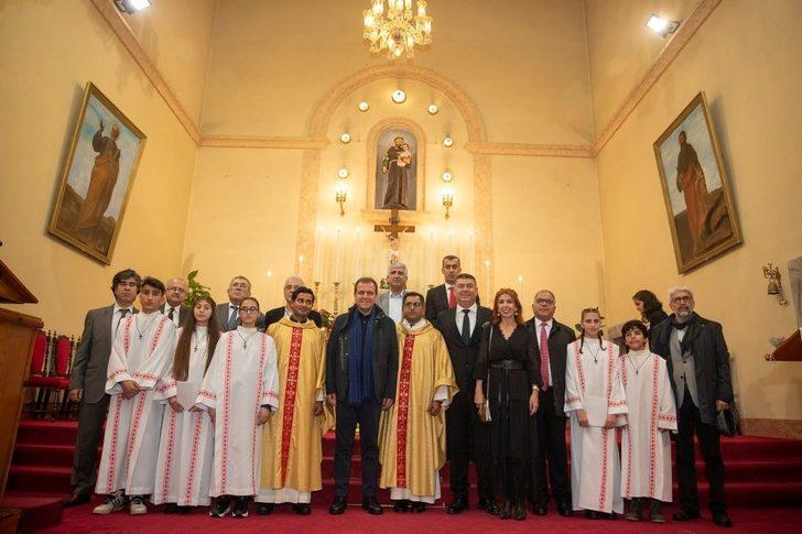 Başkan Seçer, Noel ayinini izledi G1