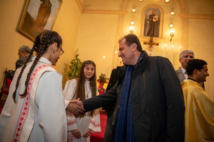 Başkan Seçer, Noel ayinini izledi G4