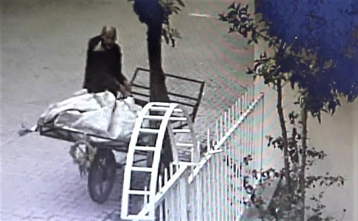 Caminin musluklarını g&uuml;peg&uuml;nd&uuml;z &ccedil;aldı