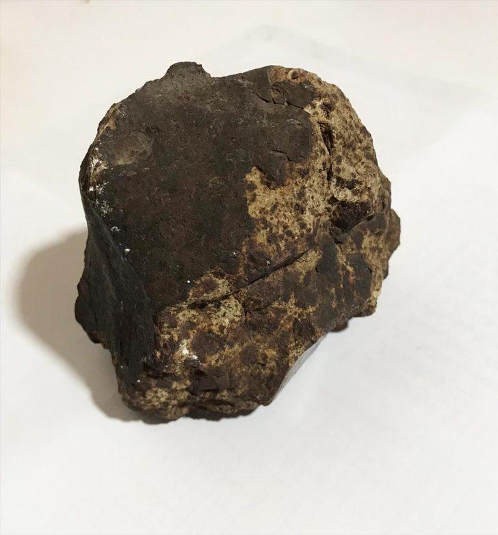 Antalya'da çiftçinin bulduğu gök taşının incelenmesi tamamlandı G1