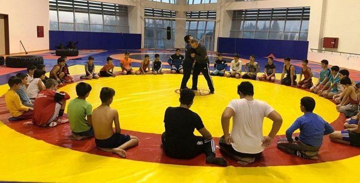 Yunusemreli güreşçiler müsabakalara hazırlanıyor G3