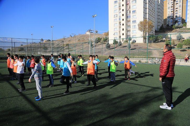 Pamukkale’de ücretsiz spor kurslarına yoğun ilgi G4