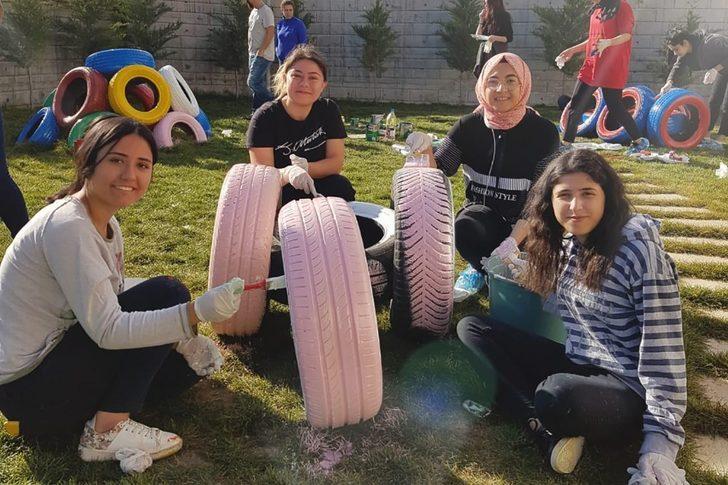 Çocuk Gelişimi öğrencileri bahçeye renk kattı G1