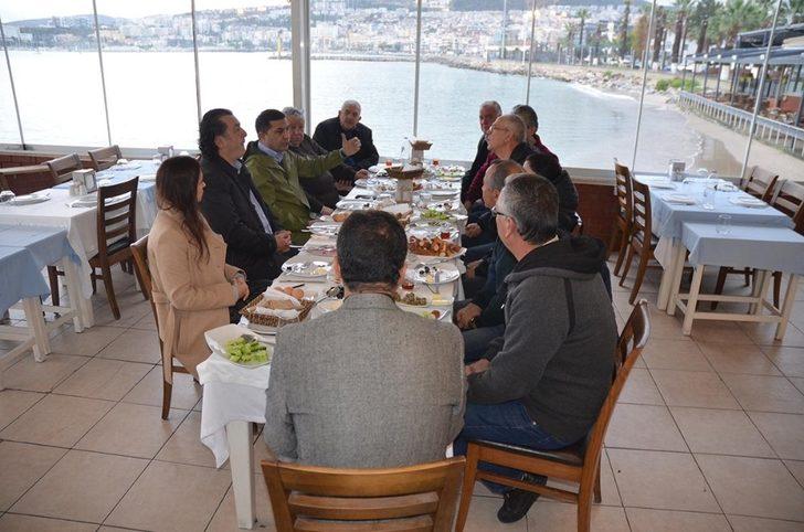Kuşadası Belediye Başkanı her gün bir sokakta vatandaşlarla buluşarak mesaisine başlıyor G2
