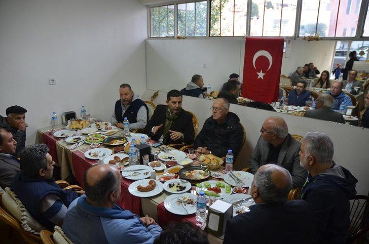 Kuşadası Belediye Başkanı her gün bir sokakta vatandaşlarla buluşarak mesaisine başlıyor G4