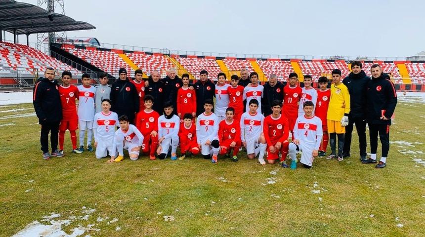Yeni Malatyaspor&rsquo;dan 14 yaş altı milli takım se&ccedil;melerine 11 futbolcu