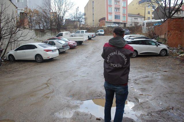 Kamyonete aldığı yeni ak&uuml;y&uuml; &ccedil;aldılar 1