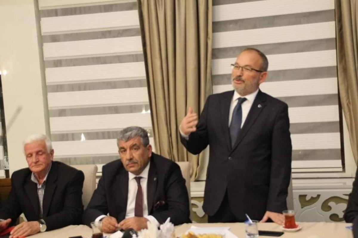 Belediye K&uuml;tahyaspor, futbol camiasıyla &rsquo;birlik beraberlik&rsquo; toplantısı d&uuml;zenledi