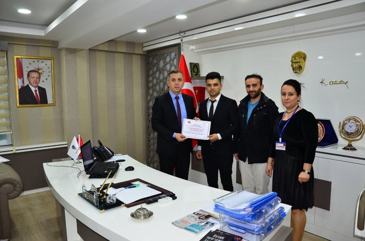 Organlarını bağışlayan vatandaşlara teşekk&uuml;r belgesi