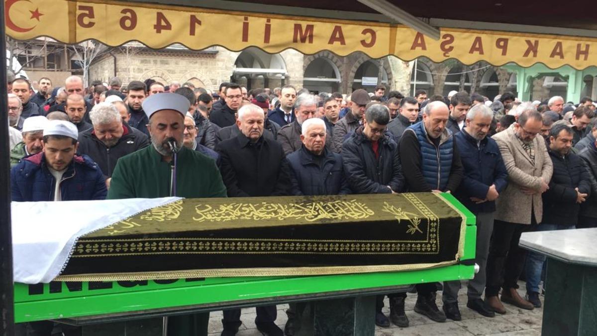 Fenerbah&ccedil;eli eski futbolcunun g&ouml;lette cesedi bulunan kayınvalidesi toprağa verildi&nbsp;