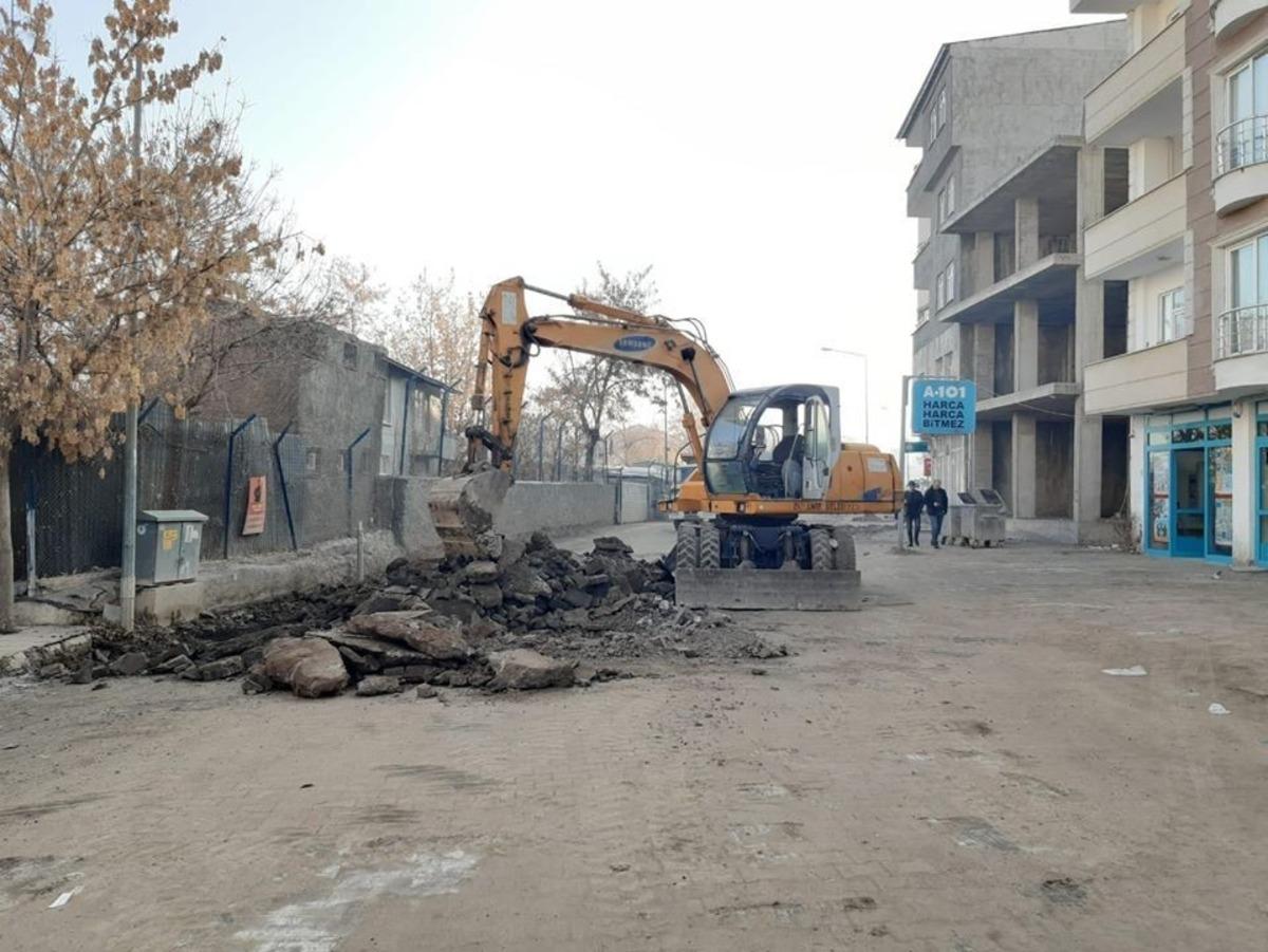 Bulanık Belediyesinden yol yapım &ccedil;alışması