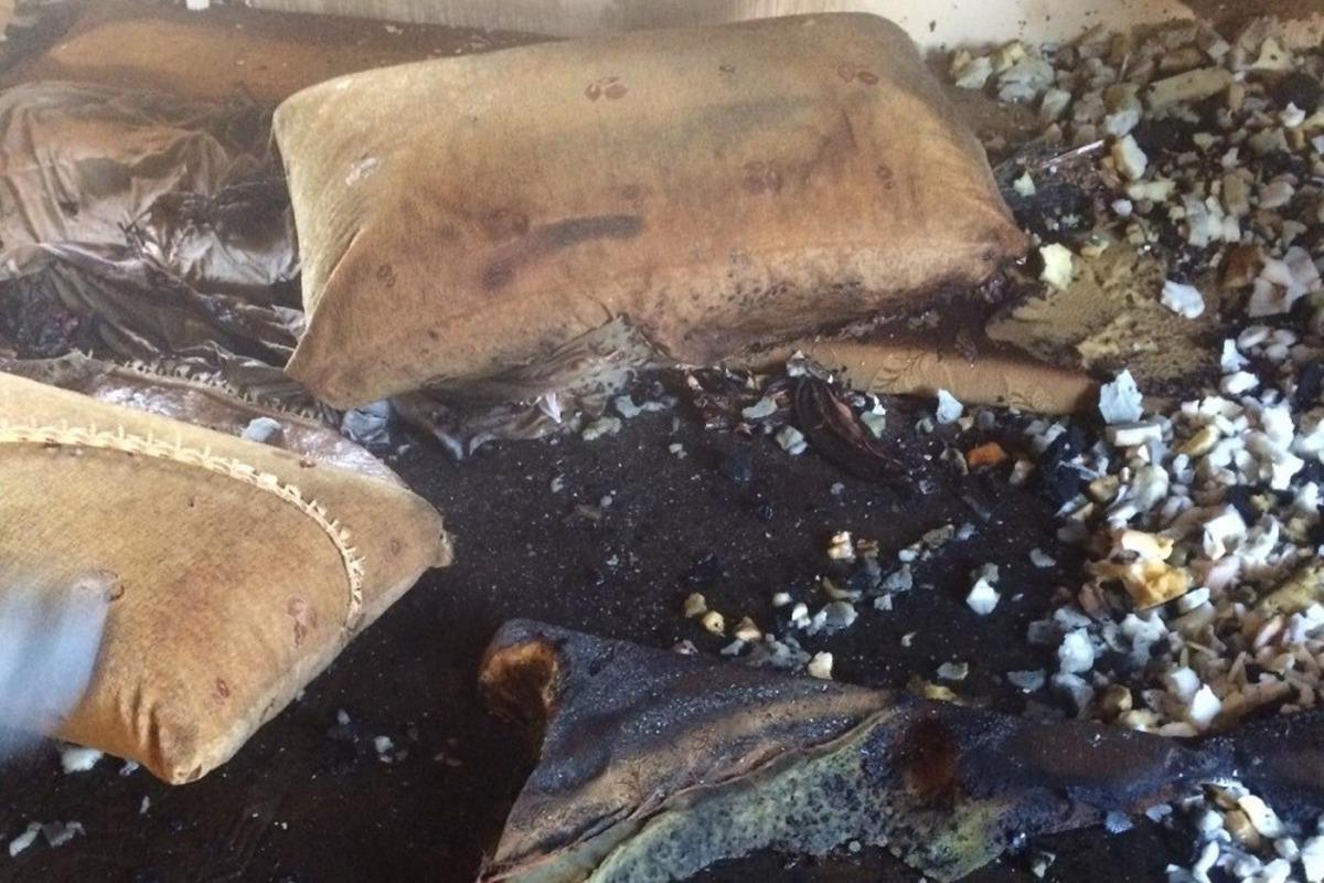 Başkale&rsquo;de bir ev alev alev yandı