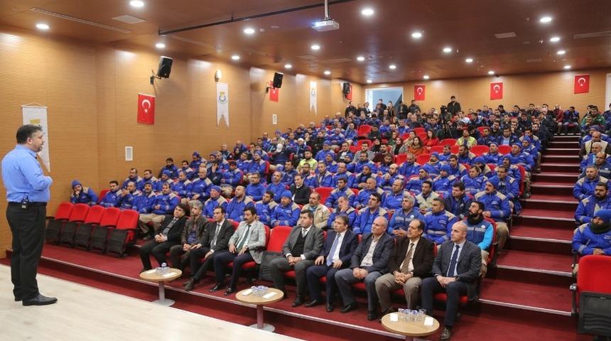 Haliliye Belediyesi personellerine eğitim semineri verdi