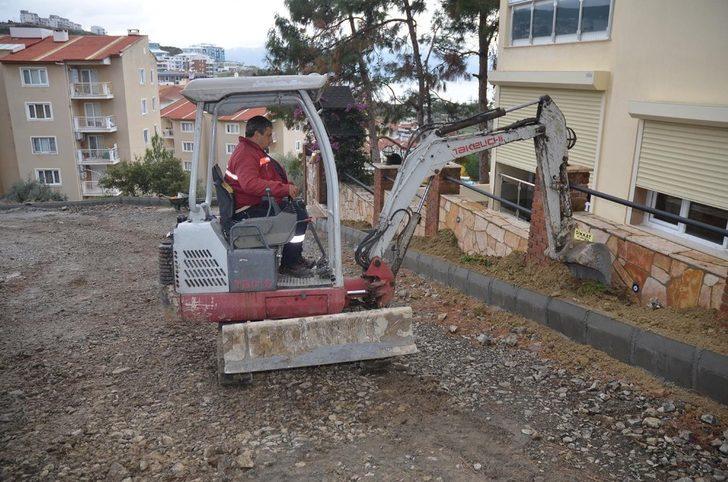 Kuşadası’nda yaz sezonu öncesi yenilenmemiş yol kalmayacak G3
