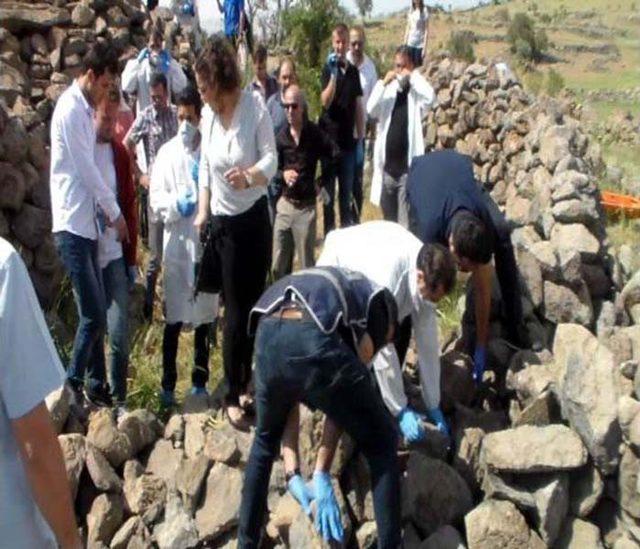 Defineye gittikleri arkadaşını öldürüp benzin dökerek yakan şahıs: 