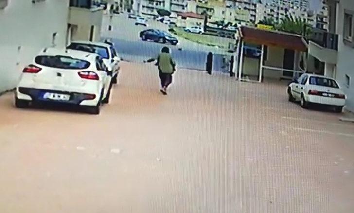 Hatay'da şiddetli rüzgar yaşlı kadını böyle savurdu G4