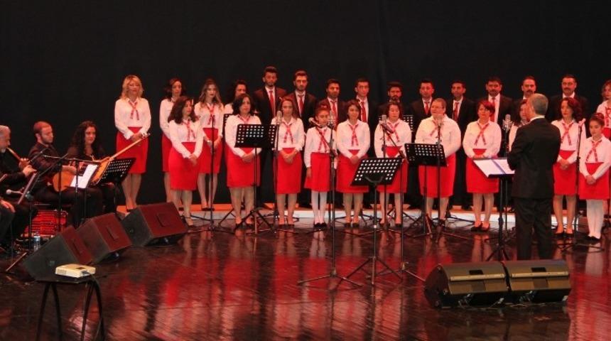 ESOG&Uuml; Hastanesi T&uuml;rk Halk M&uuml;ziği Korosu ve HAMER Orkestrası konser verdi