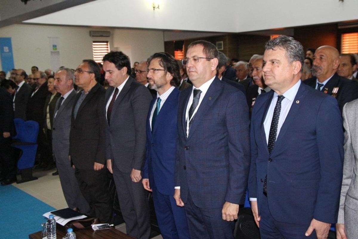 &ldquo;Milli M&uuml;cadelenin 100. Yılında Ayvalık Cephesi Ulusal Sempozyumu&rdquo; sonu&ccedil; bildirgesi a&ccedil;ıklandı