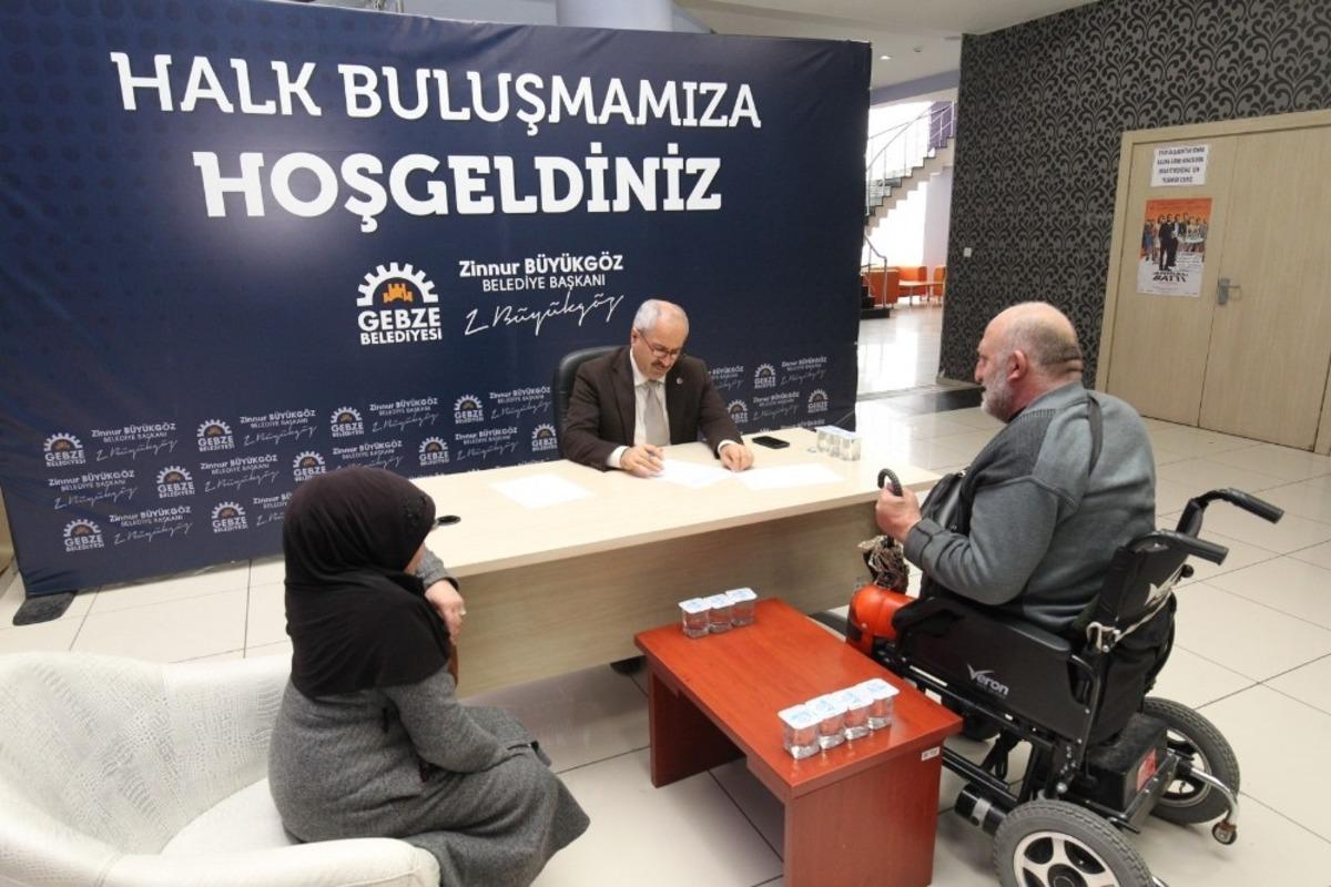 Başkan B&uuml;y&uuml;kg&ouml;z vatandaşı dinliyor