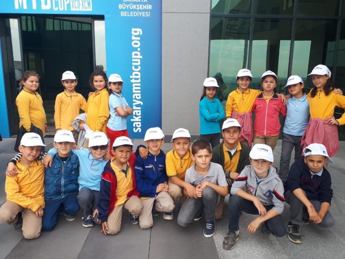 Ay&ccedil;i&ccedil;eği Bisiklet Vadisi okullar ile buluşuyor