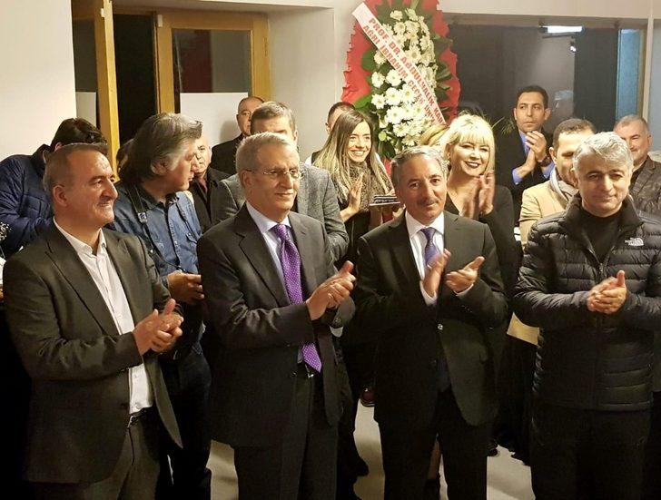 AİÇÜ Rektörü Prof. Dr. Karabulut, IC Vakfı yöneticileri ile bir araya geldi G2