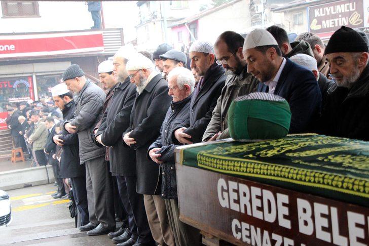 Osmanlı Devleti'nin son ulemalarından Yusuf Şengönül'ün cenazesine 3 bin kişi katıldı G2
