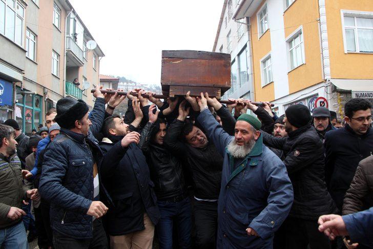 Osmanlı Devleti'nin son ulemalarından Yusuf Şengönül'ün cenazesine 3 bin kişi katıldı G5