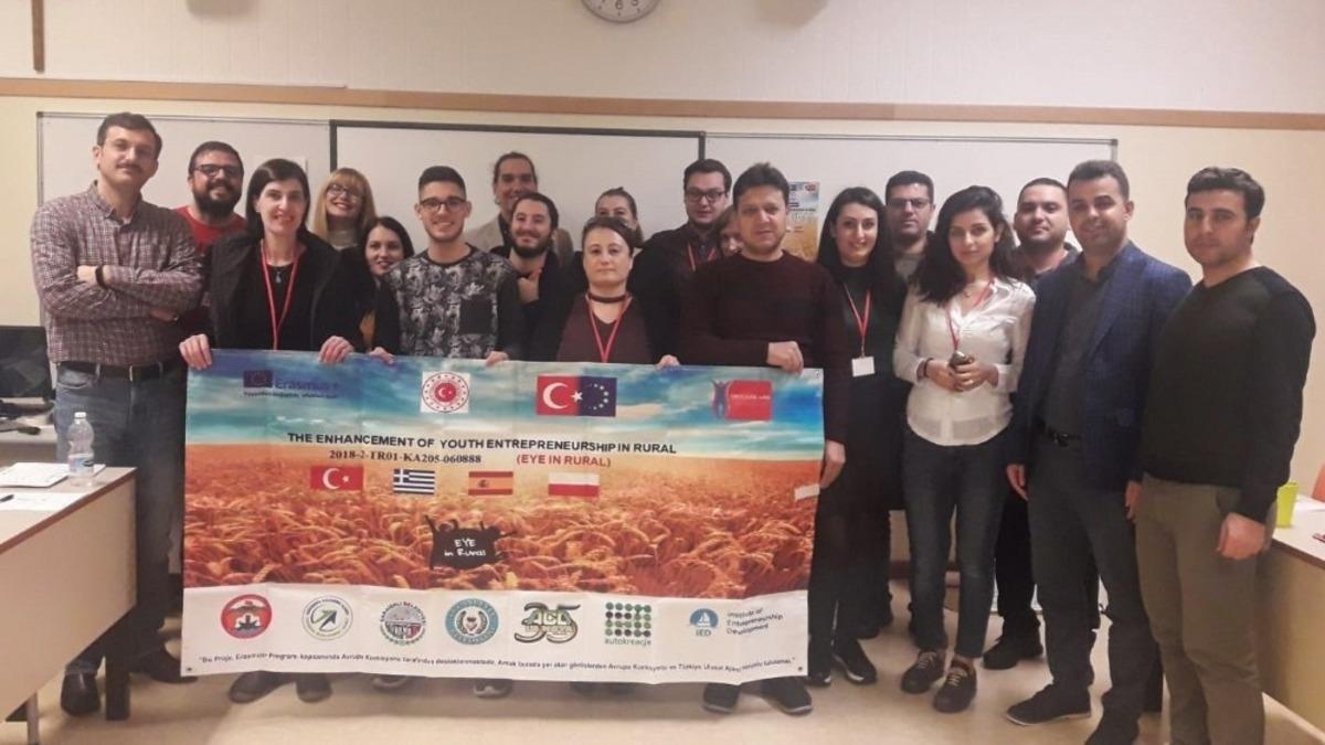 Kırsaldaki gen&ccedil;lere girişimcilik